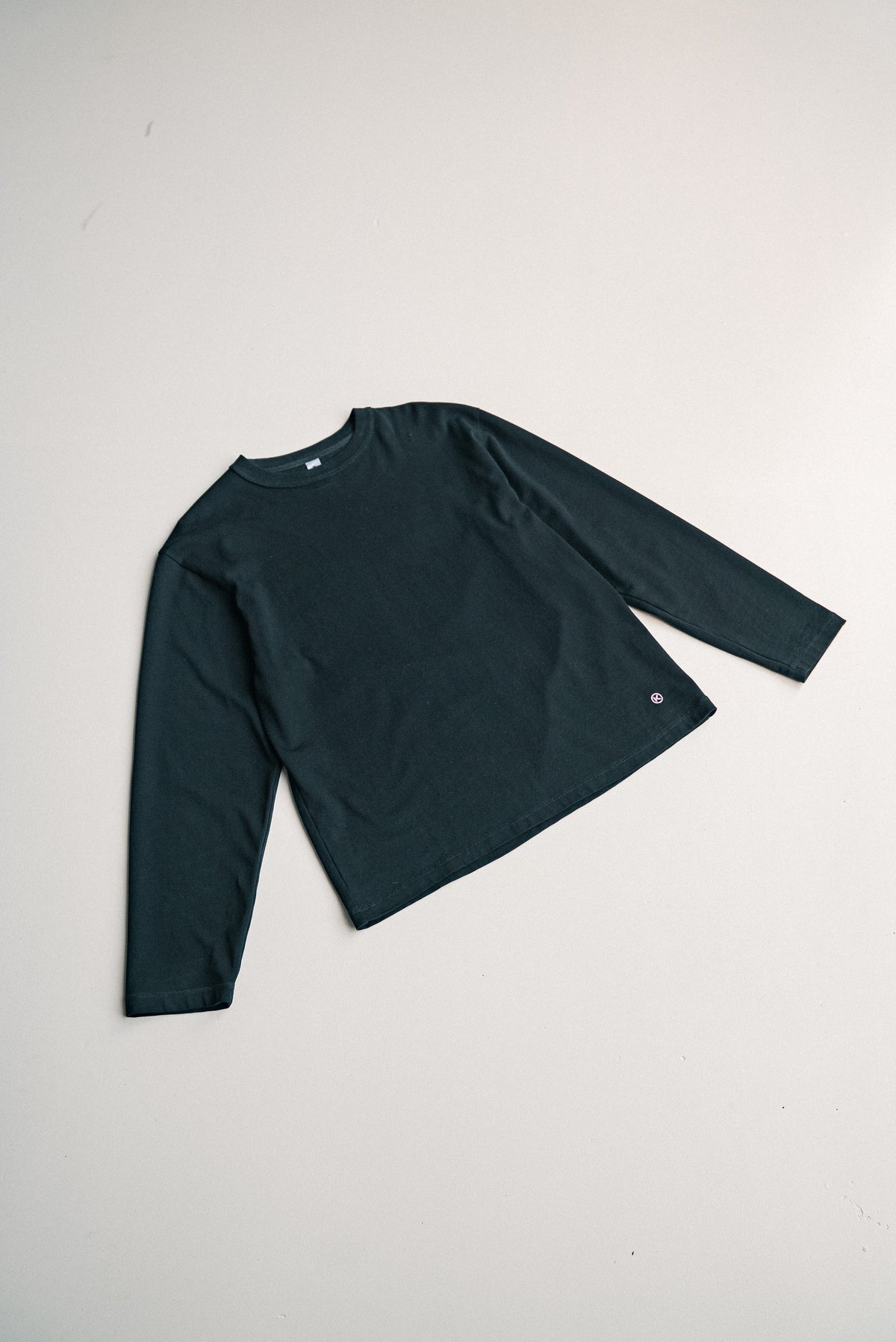 krew long sleeve in black